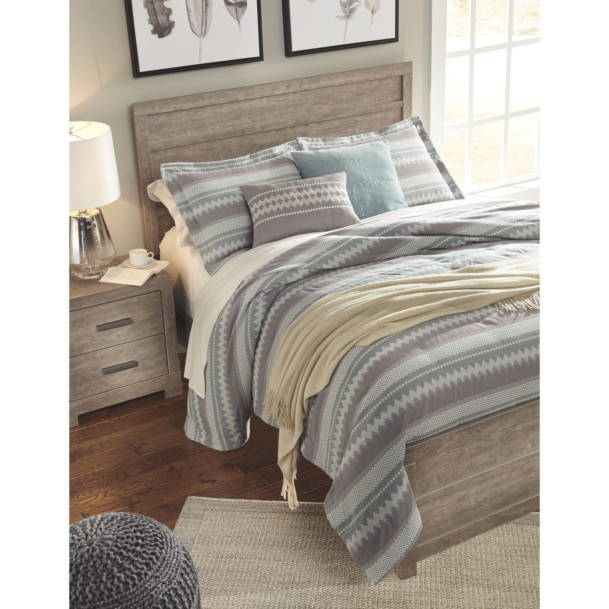 Altyra 3 Piece Panel Bed - Grey